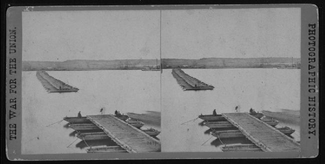 Sterographic Photo of a Pontoon Bridge over the James image. Click for full size.