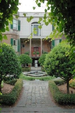 Owens-Thomas House Garden image. Click for full size.