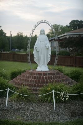 Statue of Saint Mary image. Click for full size.