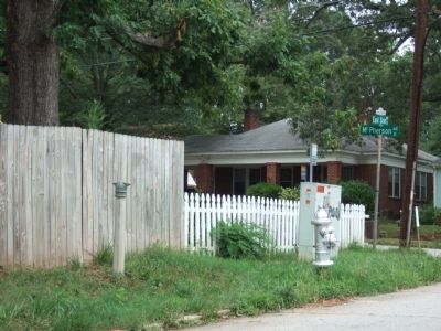 Fuller's Div. 16th A.C. Marker Post. Click for full size. Fuller's Div. 16th A.C. Marker Post image. Click for full size.