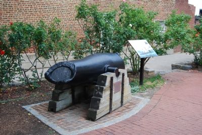 Gun from the CSS Virginia image. Click for full size.