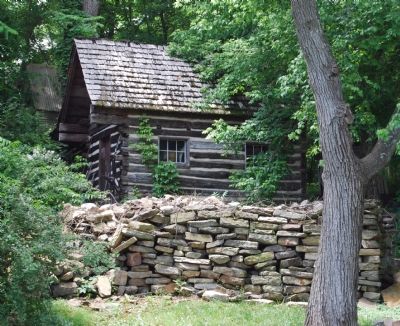 Old log cabin in Buckland image. Click for full size.