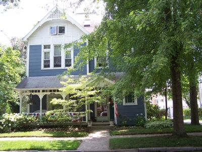 A house on Logan Street, in the historic district. image. Click for full size.