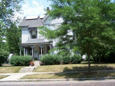 A house on Logan Street, in the historic district. image. Click for full size.