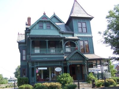 A house on Conner Street, in the historic district. image. Click for full size.
