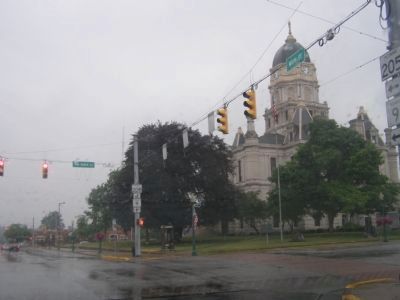 Whitley County Courthouse, 2 blocks from Marshall House image. Click for full size.