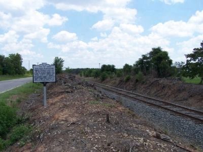 Pascalis Plantation / Pascalina Marker, looking east on US 78, with Railroad image. Click for full size.
