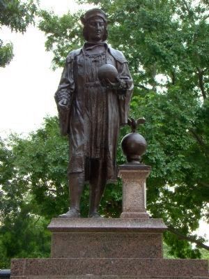 Columbus Monument Statue. Click for full size. Columbus Monument Statue image. Click for full size.