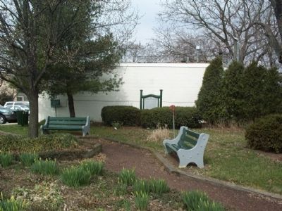 An Historic Crossroad Marker can be seen at the back of this small park. image. Click for full size.
