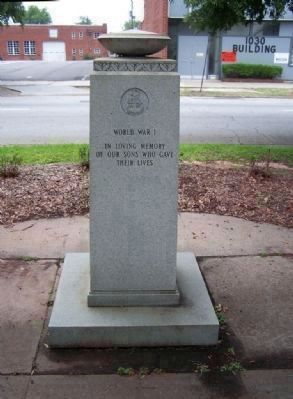 American Gold Star Mothers Marker, WW I image. Click for full size.