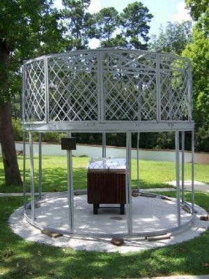 Transit Of Venus Observatory Structure, 1882 Marker, seen on front left upright. Click for full size. Transit Of Venus Observatory Structure, 1882 Marker, seen on front left upright image. Click for full size.