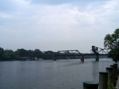Todays Railroad bridge across the Savannah River at Augusta, Georgia image. Click for full size.