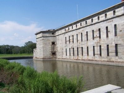 Fort Delaware surrounded by moat. image. Click for full size.