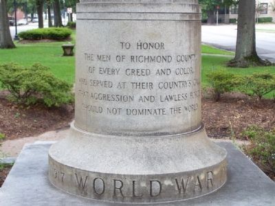 World War Marker </b>(front) image. Click for full size.
