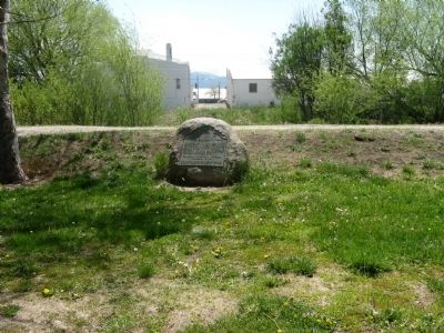 Noble Emigrant Trail Marker image. Click for full size.