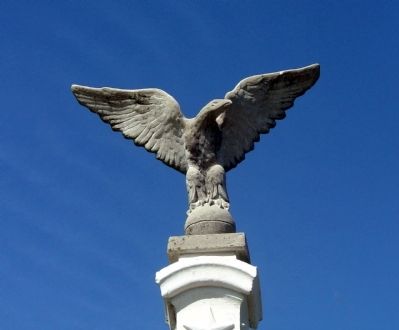 Civil War Memorial - - Eagle ! ! ! image. Click for full size.