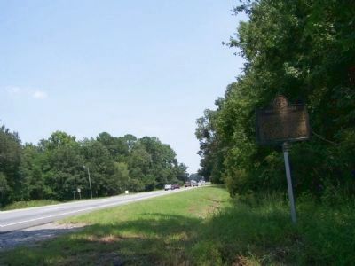 Battery Jones Marker, Looking North on US 17. Click for full size. Battery Jones Marker, Looking North on US 17 image. Click for full size.
