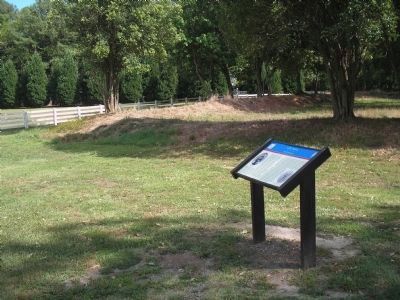 Lee Hall Marker and Earthworks image. Click for full size.