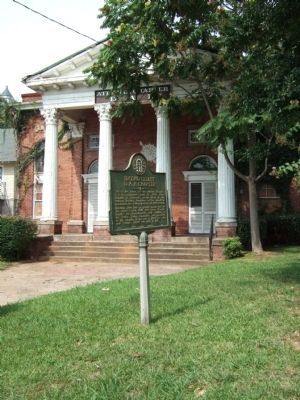 Second Oldest D.A.R. Chapter Marker and "Craigie House" image. Click for full size.