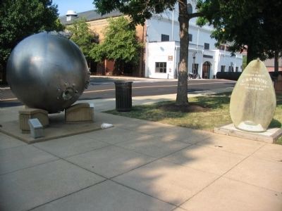 Alvin Pressure Sphere and Propeller Blade from USS Maine. Click for full size. Alvin Pressure Sphere and Propeller Blade from USS Maine image. Click for full size.