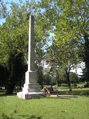 Confederate Monument in Greenlawn Memorial Park. Click for full size. Confederate Monument in Greenlawn Memorial Park image. Click for full size.
