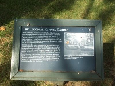 The Colonial Revival Garden Marker image. Click for full size.