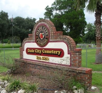 Dade City Cemetery Sign, just past the railroad tracks image. Click for full size.