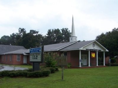 South Newport Baptist Church and Marker image. Click for full size.