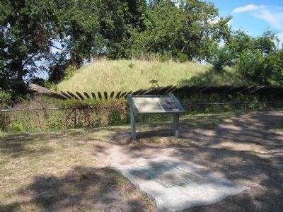 Markers at Redoubt No. 10 image. Click for full size.