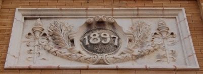 Anderson County Courthouse Decorative Stone -<br>About 1/2 Way Up theTower image. Click for full size.