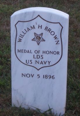 Grave marker for Medal of Honor recipient, Landsman William H. Brown, USN image. Click for full size.