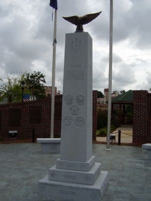 Nearby All Wars Memorial image. Click for full size.
