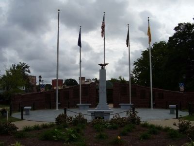 Nearby All Wars Memorial image. Click for full size.