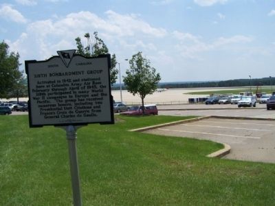 319th Bomb Group Marker at Columbia Metropolitan Airport image. Click for full size.