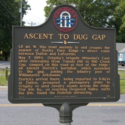 Ascent to Dug Gap Marker. Click for full size. Ascent to Dug Gap Marker image. Click for full size.
