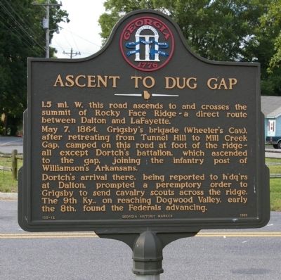 Ascent to Dug Gap Marker image. Click for full size.
