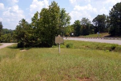 Federal Fort Marker looking south (US 41 to right; Ga 293 to left) image. Click for full size.