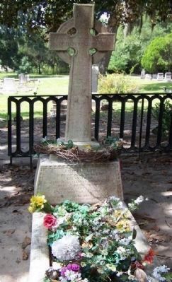 Gravesite for Juliette Low, Laurel Grove Cemetery, Savannah image. Click for full size.