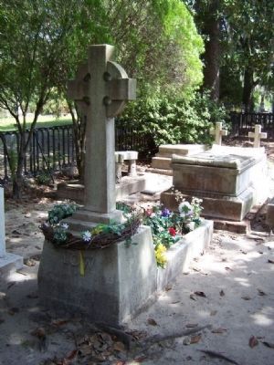 Juliette Low Gravesite. Click for full size. Juliette Low Gravesite image. Click for full size.
