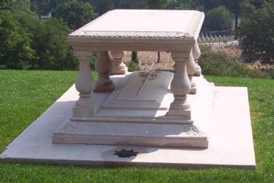 The grave of Pierre Charles L'Enfant image. Click for full size.