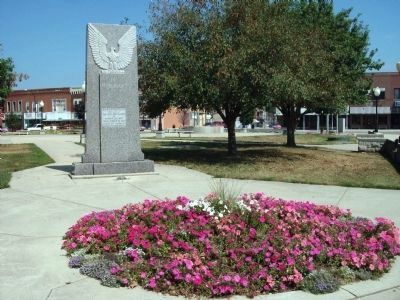 Wide View of - DeWitt County Lincoln Illinois - War Memorial. Click for full size. Wide View of - DeWitt County Lincoln Illinois - War Memorial image. Click for full size.