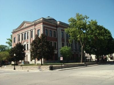 Another View - Piatt County Monticello, Illinois - Court House. Click for full size. Another View - Piatt County Monticello, Illinois - Court House image. Click for full size.
