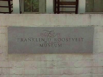 Entrance sign on The Franklin D. Roosevelt Museum image. Click for full size.