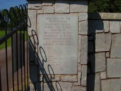 Lake Bowen Marker </b>(left side) image. Click for full size.