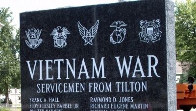 Top View - - Vietnam War  - -  Right Marker image. Click for full size.