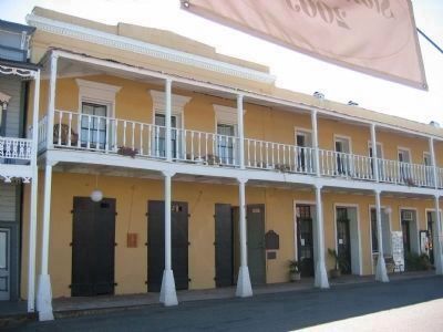 The Leger Hotel and Markers. Click for full size. The Leger Hotel and Markers image. Click for full size.