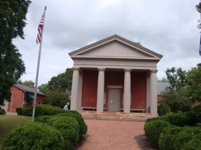 Historic Fluvanna County Courthouse image. Click for full size.