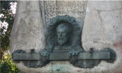 Close-Up of Sculpture on Monument. Click for full size. Close-Up of Sculpture on Monument image. Click for full size.