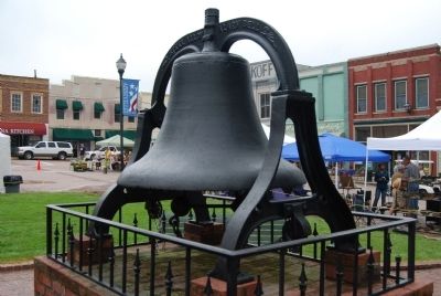 "Big Bob"<br>Looking North Along Court Square image. Click for full size.