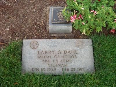 Larry G. Dahl Grave Marker image. Click for full size.